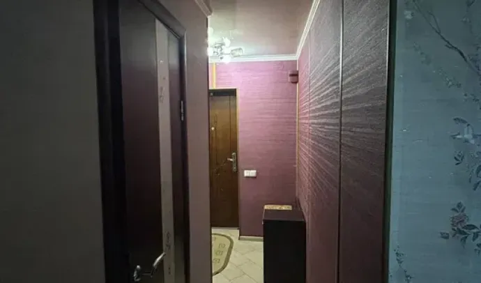 1090 Однокімнатна в центрі